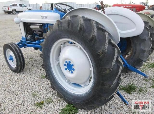 Image of Ford 850 equipment image 2