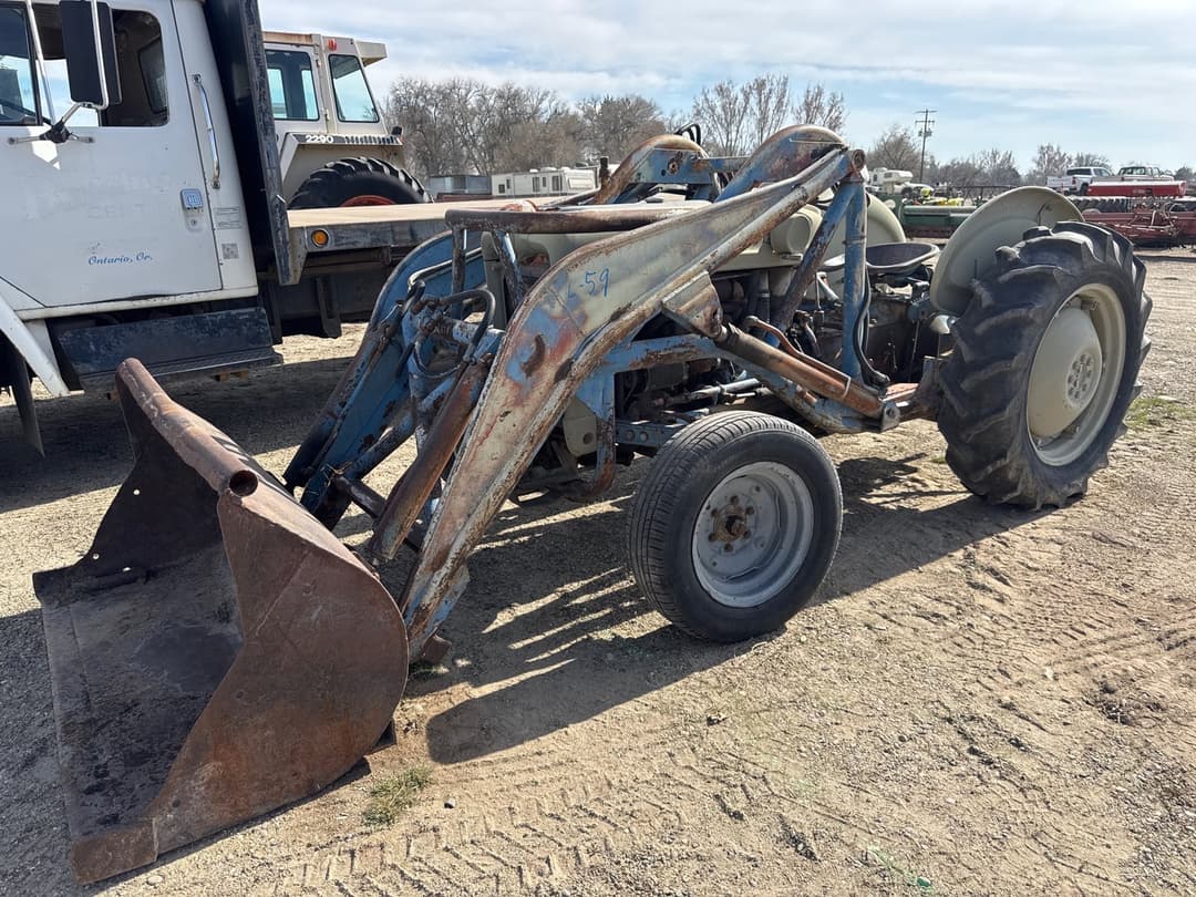 Image of Ford 851 Primary image