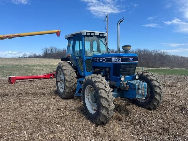Image of Ford 8530 equipment image 3