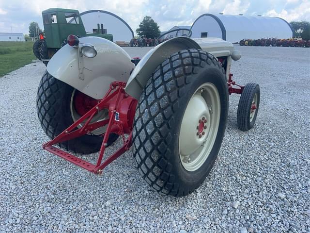 Image of Ford 860 equipment image 4