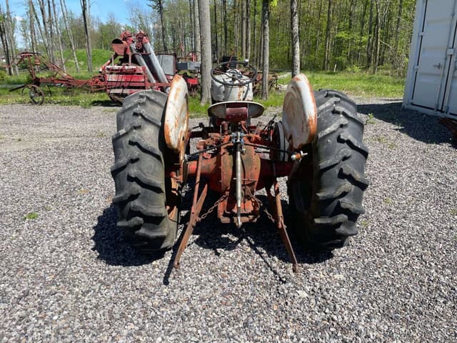Image of Ford 860 equipment image 3