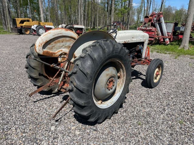 Image of Ford 860 equipment image 2