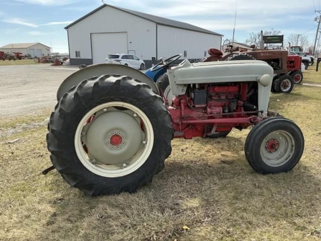 Image of Ford 860 equipment image 1