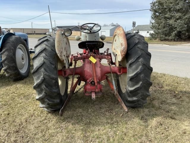 Image of Ford 860 equipment image 2