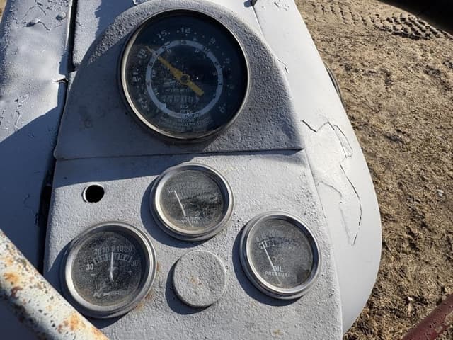 Image of Ford 860 equipment image 4