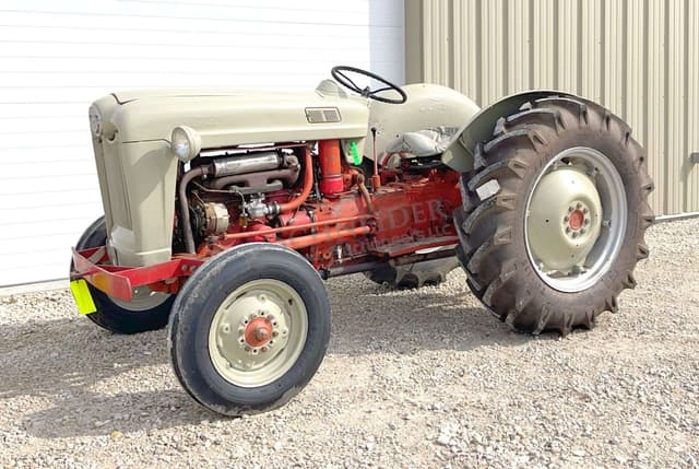 Image of Ford 860 equipment image 1