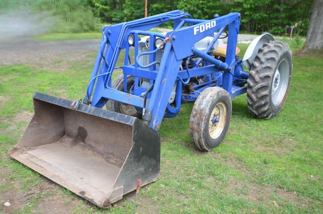 Image of Ford 860 equipment image 1