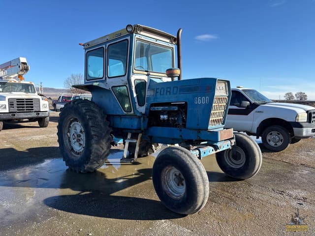 Image of Ford 8600 equipment image 3