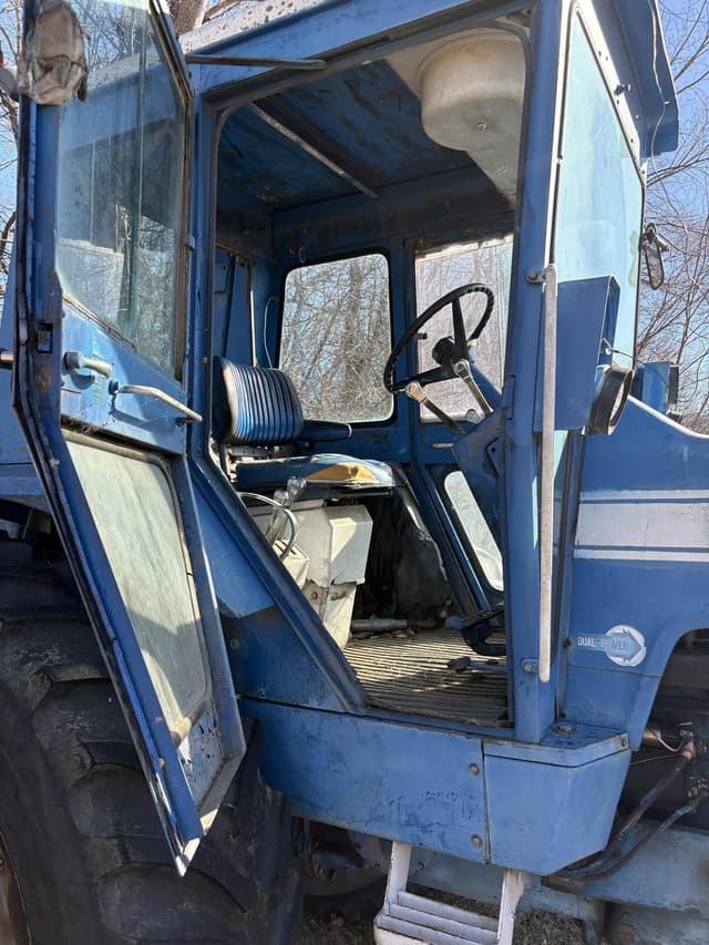Image of Ford 8600 equipment image 4