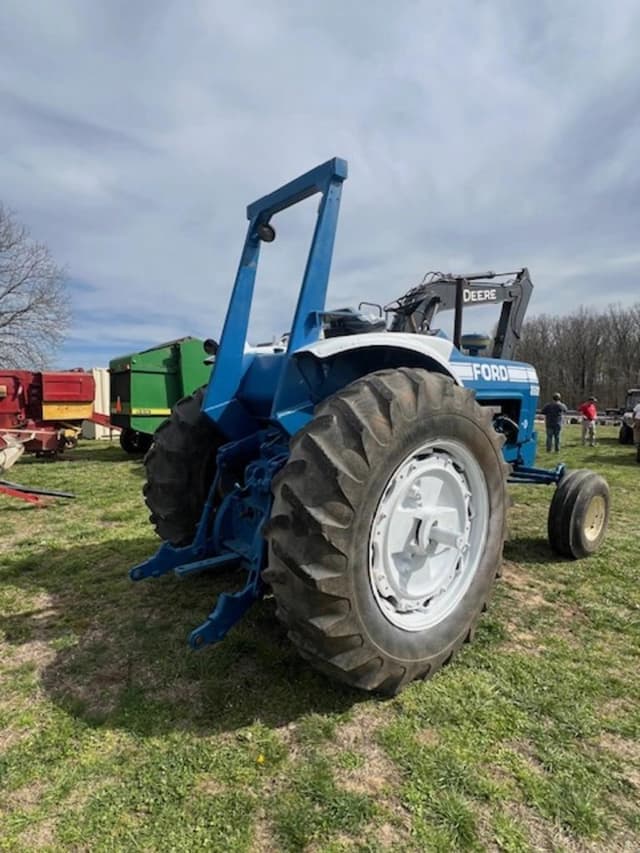 Image of Ford 8600 equipment image 3