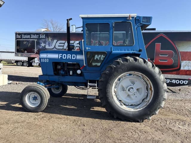 Image of Ford 8600 equipment image 1