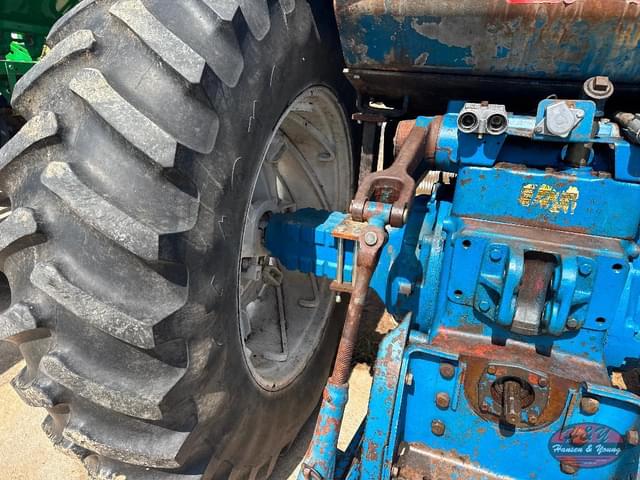 Image of Ford 8600 equipment image 3