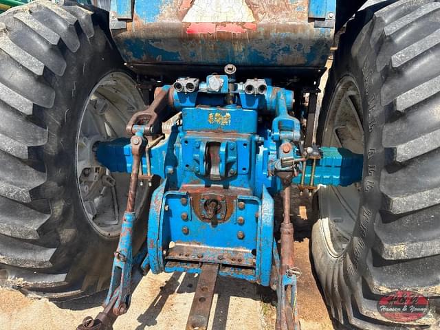 Image of Ford 8600 equipment image 4