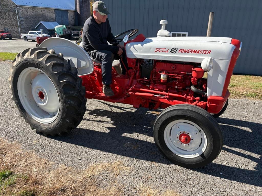 Ford 861 Equipment Image0