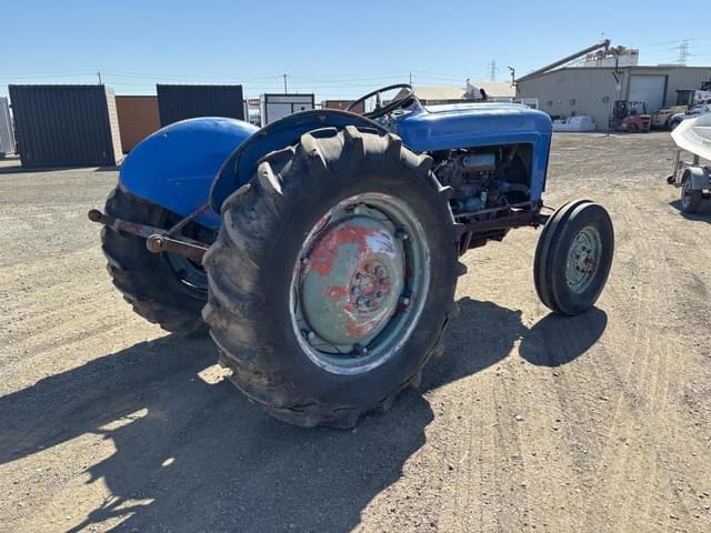 Image of Ford 861 equipment image 2