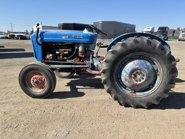 Image of Ford 861 equipment image 4