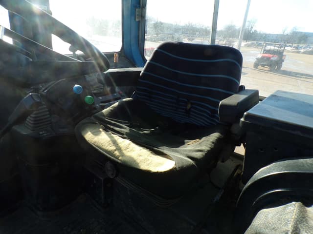 Image of Ford 8630 equipment image 4