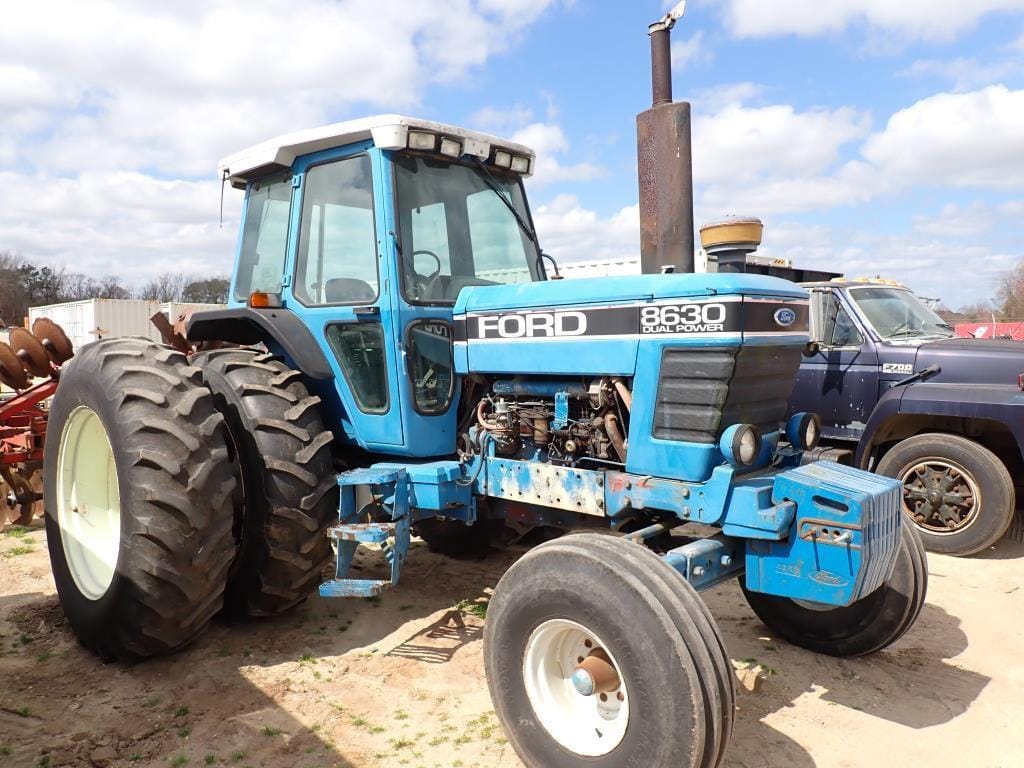 Ford 8630 Equipment Image0