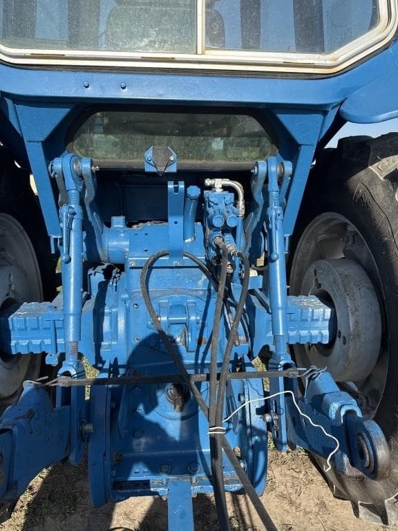 Image of Ford 8630 equipment image 3
