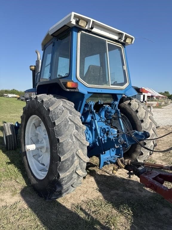 Image of Ford 8630 equipment image 2