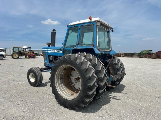 Image of Ford 8700 equipment image 2