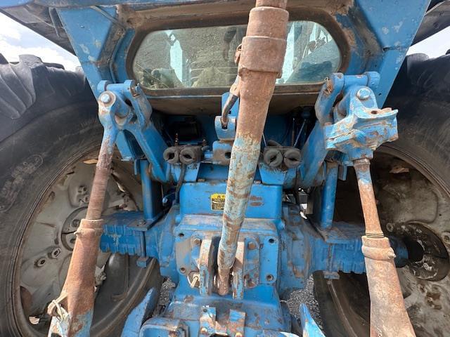 Image of Ford 8700 equipment image 4