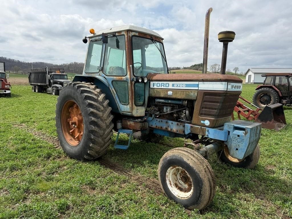 Image of Ford 8700 Primary image