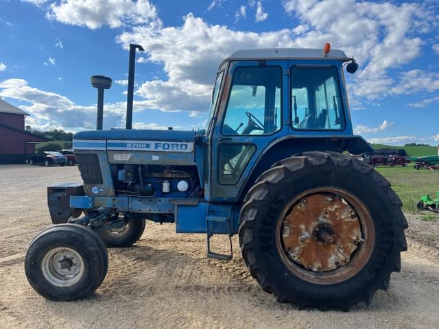 Image of Ford 8700 equipment image 1