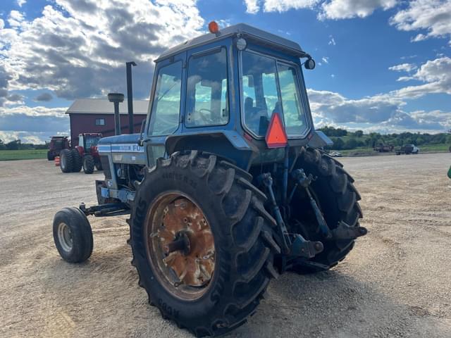 Image of Ford 8700 equipment image 2