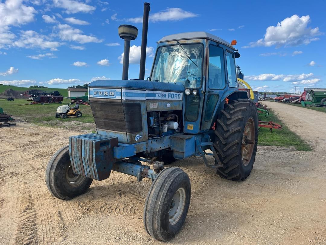 Image of Ford 8700 Primary image