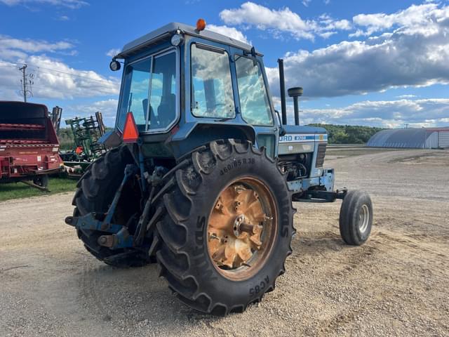 Image of Ford 8700 equipment image 4