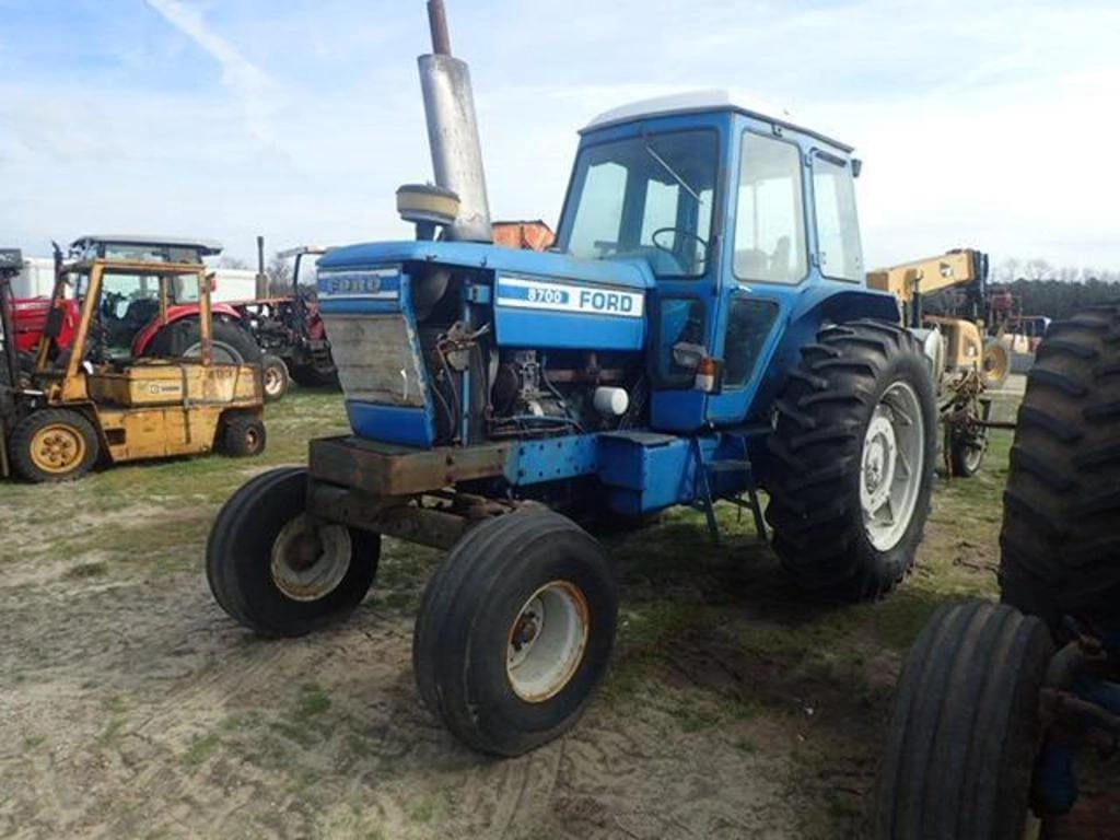 Main image Ford 8700