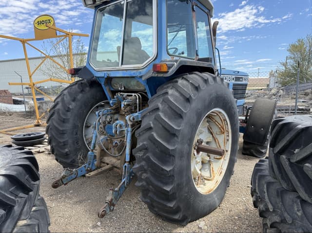 Image of Ford 8730 equipment image 4