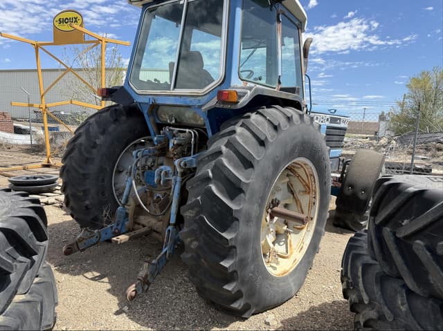 Image of Ford 8730 equipment image 2