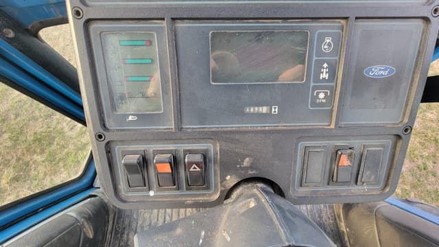 Image of Ford 8730 equipment image 4