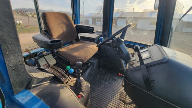 Image of Ford 8730 equipment image 3