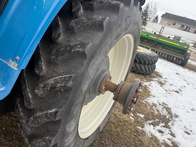 Image of New Holland 8870 equipment image 4