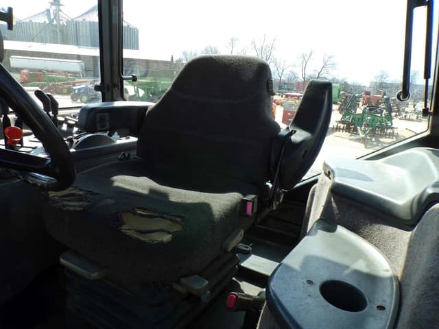 Image of New Holland 8970 equipment image 4