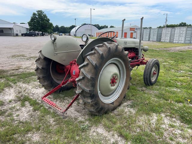 Image of Ford 8N equipment image 4