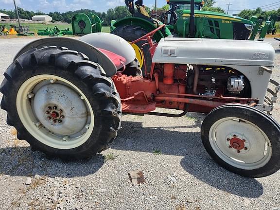 Image of Ford 8N equipment image 2