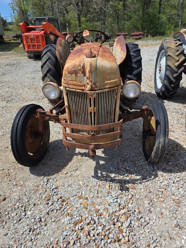 Image of Ford 8N equipment image 2