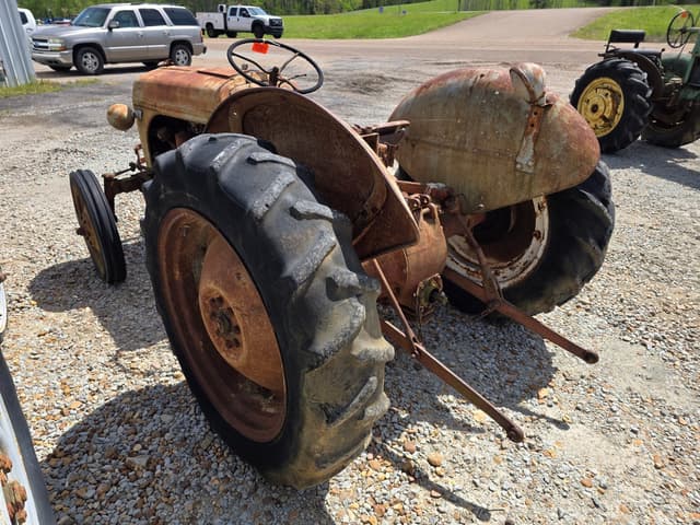 Image of Ford 8N equipment image 3