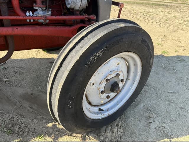 Image of Ford 8N equipment image 3