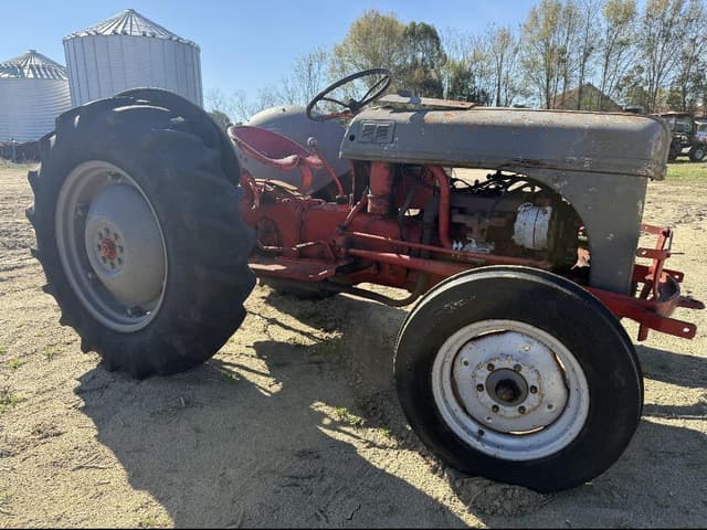 Image of Ford 8N equipment image 1