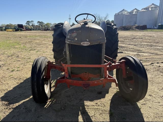 Image of Ford 8N equipment image 2