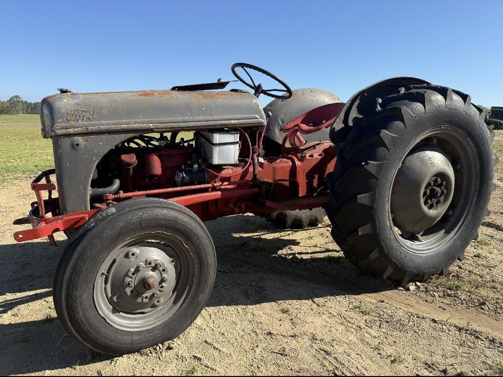 Ford 8N Equipment Image0