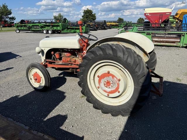 Image of Ford 8N equipment image 3