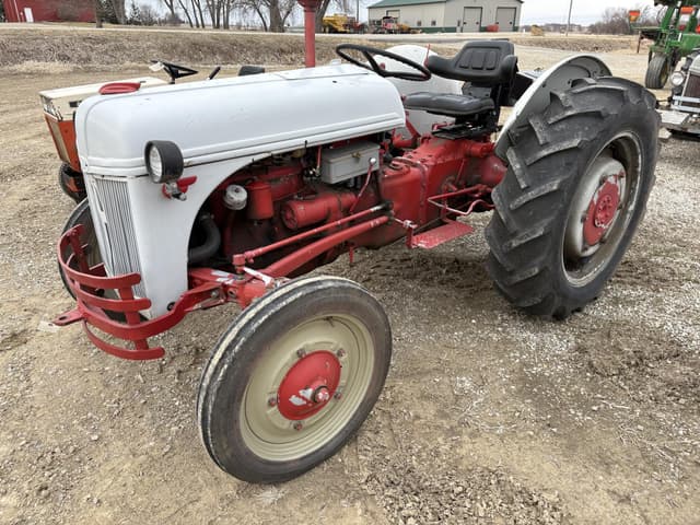 Image of Ford 8N equipment image 1