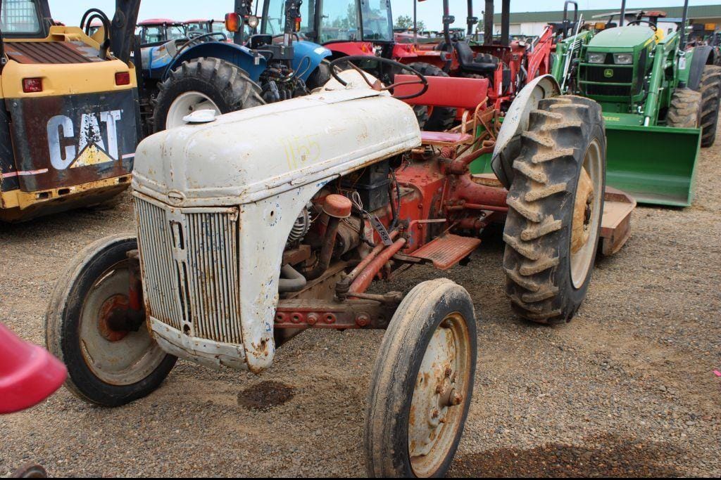 Ford 8N Equipment Image0