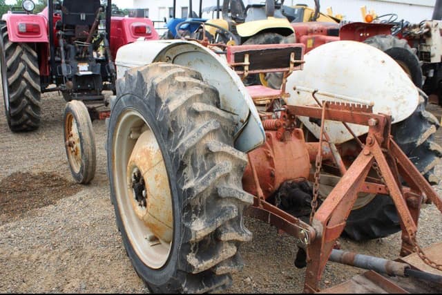 Image of Ford 8N equipment image 1